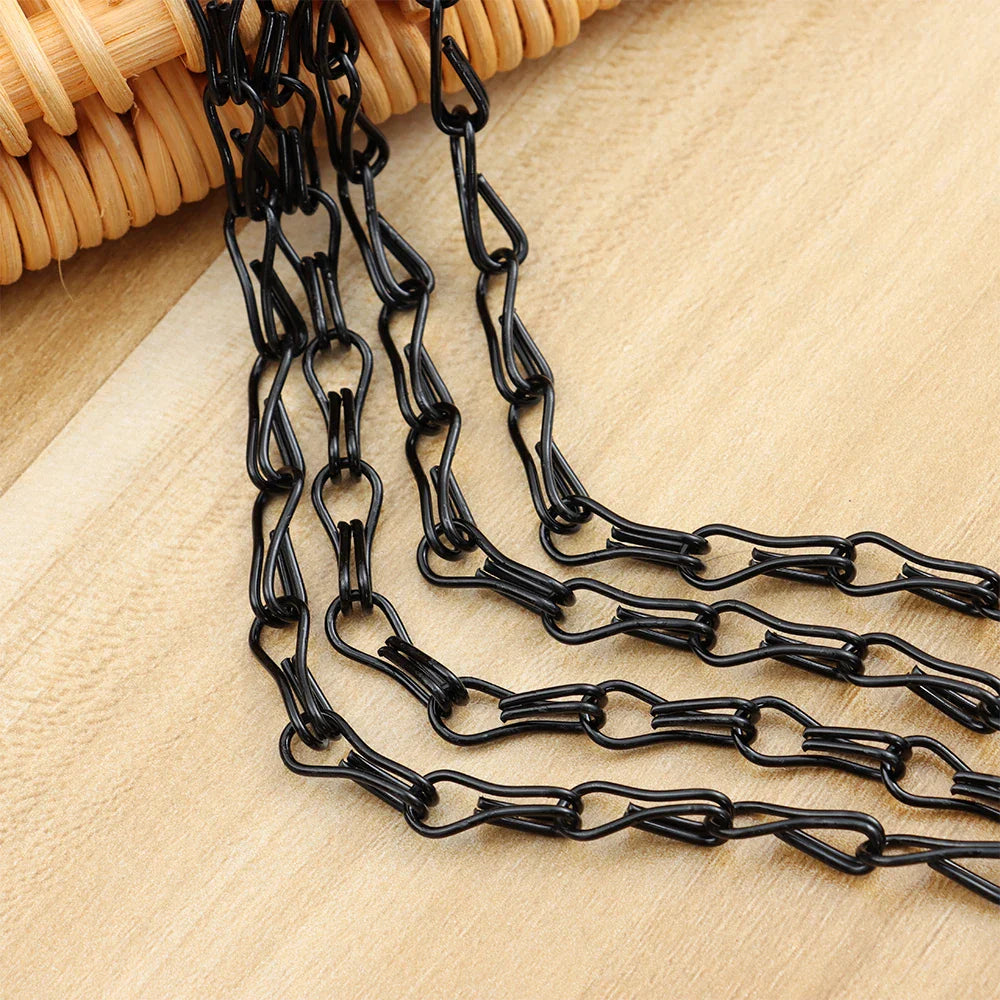 Stable Plant Hangers with Chains - Robust Suspension for Flower Pots and Garden Plants