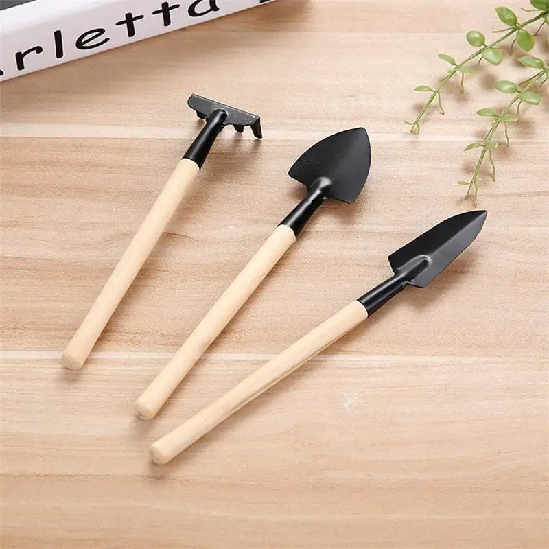 3 - Piece Garden Tool Set with Wooden Handles - Handy Shovel , Rake and Hoe for Garden Maintenance