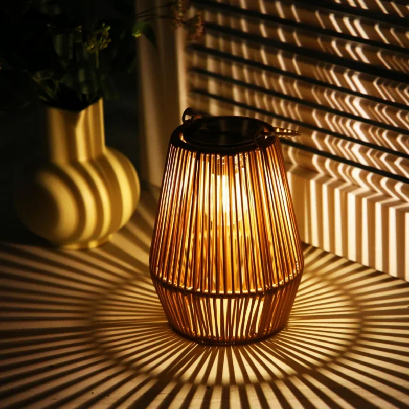 Manually Manufactured Weatherproof Solar Garden Light
