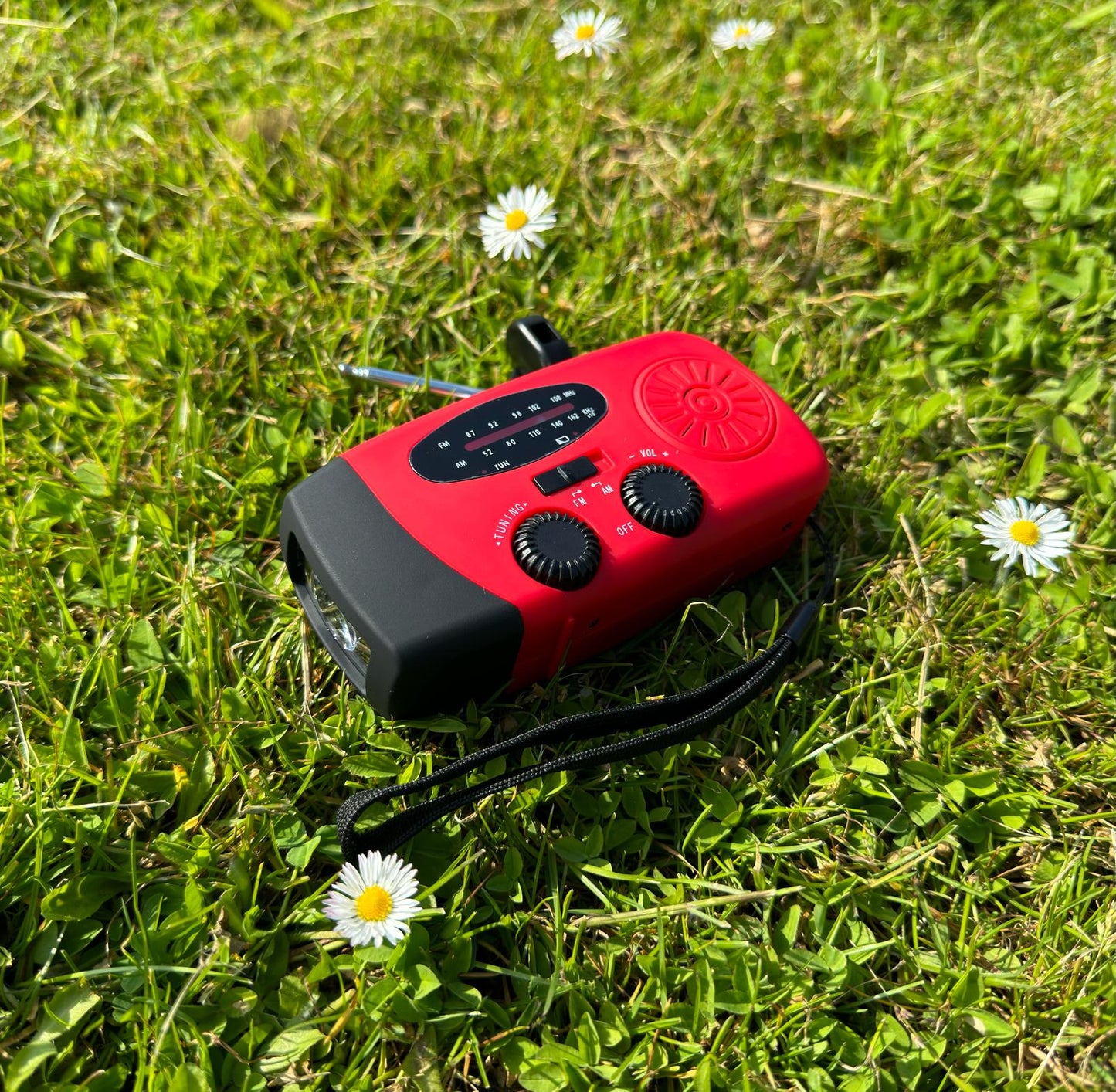 Emergency Solar Radio With Crank - Portable Dynamo Radio With Power Bank & LED Torch