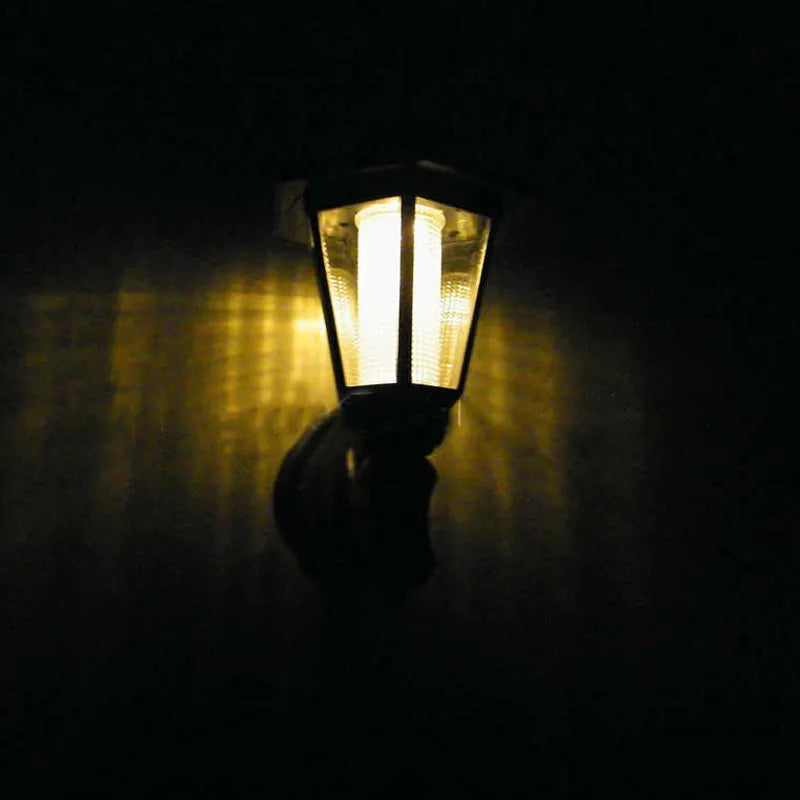 Solar Garden Lantern With LED - Outdoor Lighting For Patio & Garden In Classic Lamp Design
