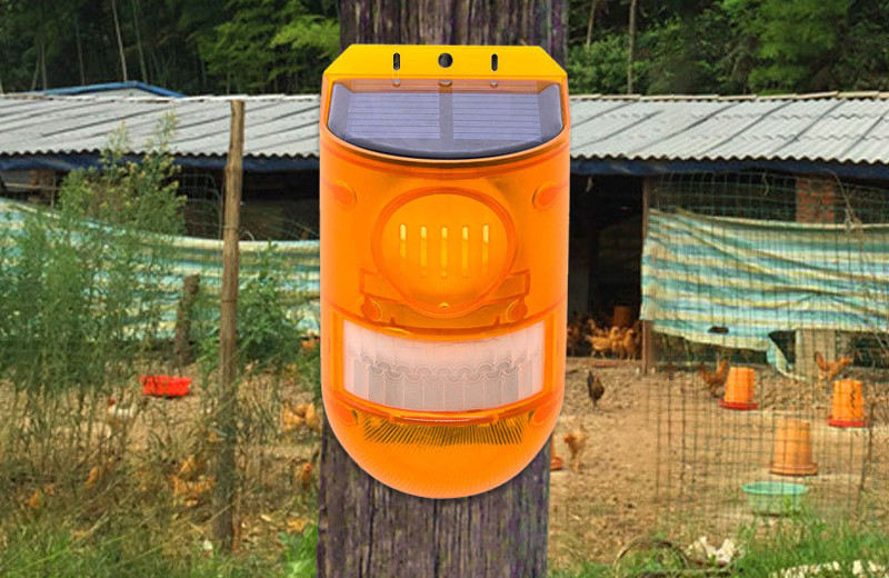 Solar - Powered Animal Repeller with Alarm - Effective Protection Against Animals