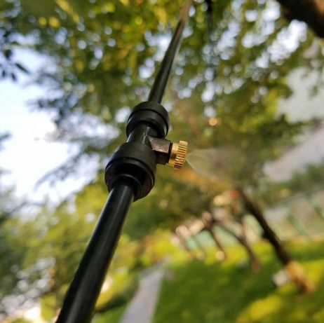 Watering System for the Garden - Drip Irrigation Kit with Adjustable Spray Head and Accessories