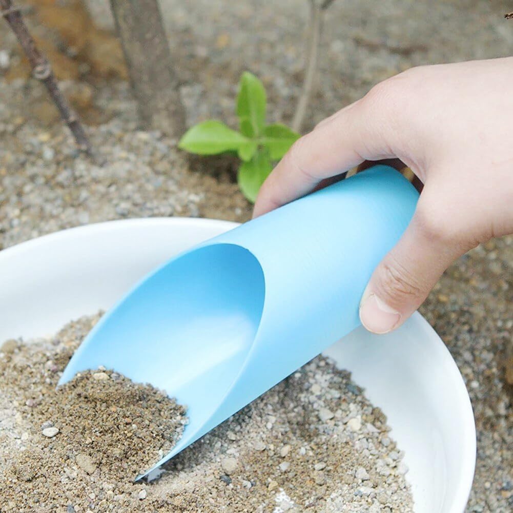 Plastic Planting Shovel - Practical Tool for Moving and Fertilising Plants