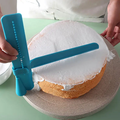 Cake Smoothing Tool For Evenly Spreading And Decorating Cakes
