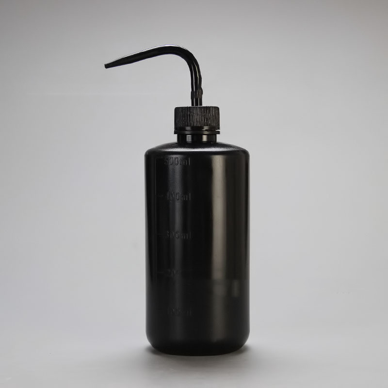 Spot 500ml Squeeze Watering Bottle - Compact Spray Bottle for Precise Watering and Dosing