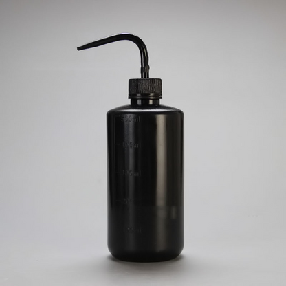 Spot 500ml Squeeze Watering Bottle - Compact Spray Bottle for Precise Watering and Dosing
