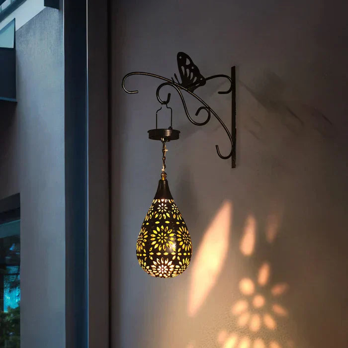 Solar - Powered & Weather - Resistant Garden Lamp in Floral Design - for Stylish Outdoor Lighting