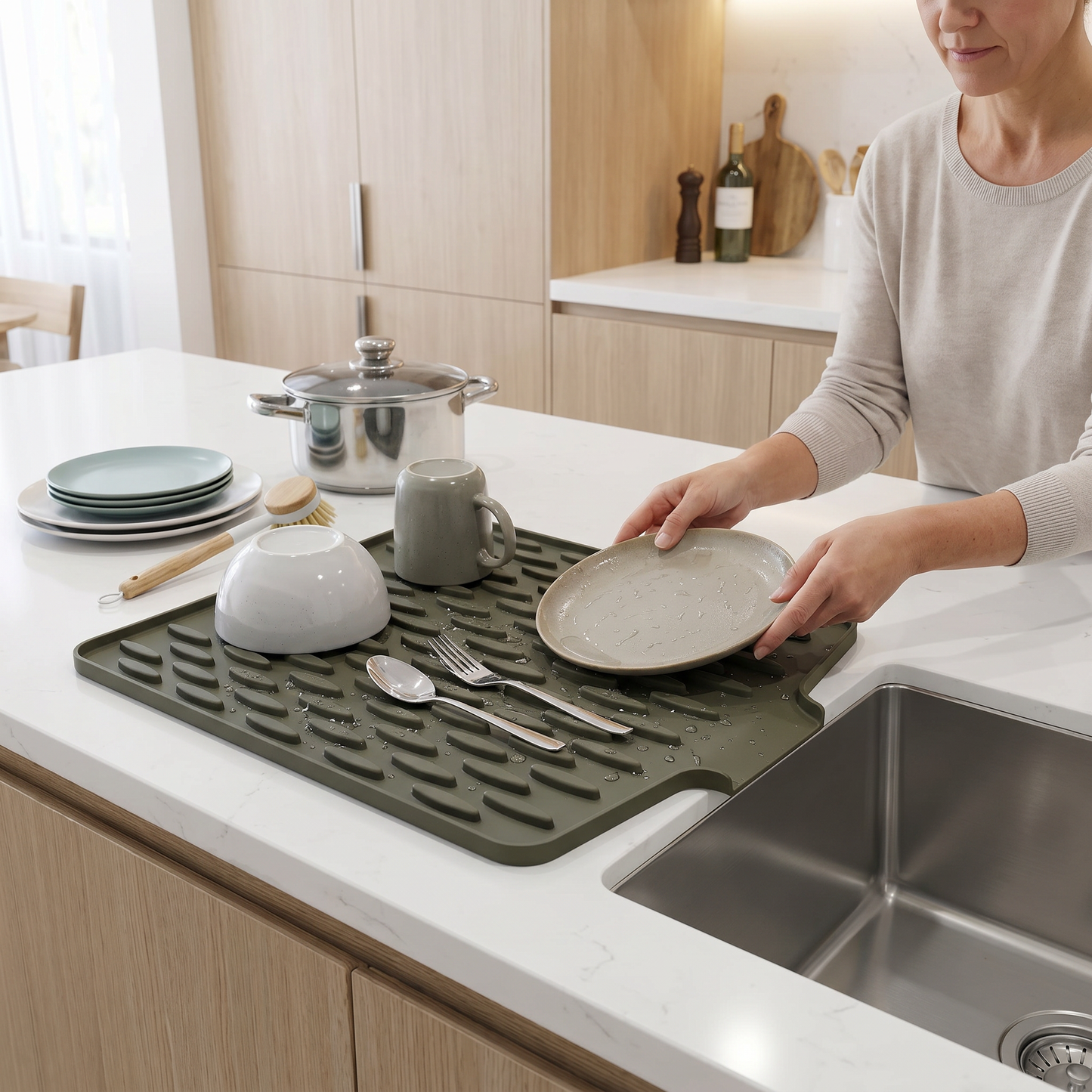 Slanted Silicone Drip Mat – Heat-Resistant and Non-Slip