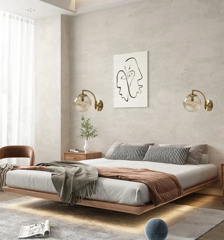 Elegant Wall Light With Glass Design