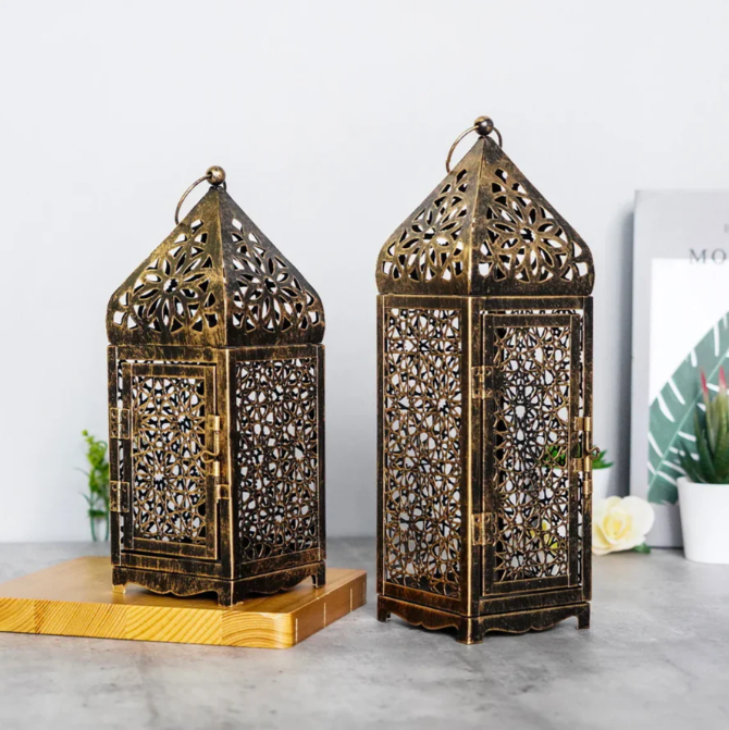 Vintage Lantern In Bronze Design