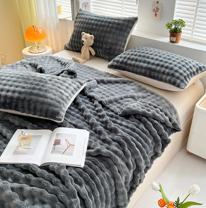 Luxurious Fleece Blanket With Bubble Structure