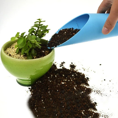 Plastic Planting Shovel - Practical Tool for Moving and Fertilising Plants